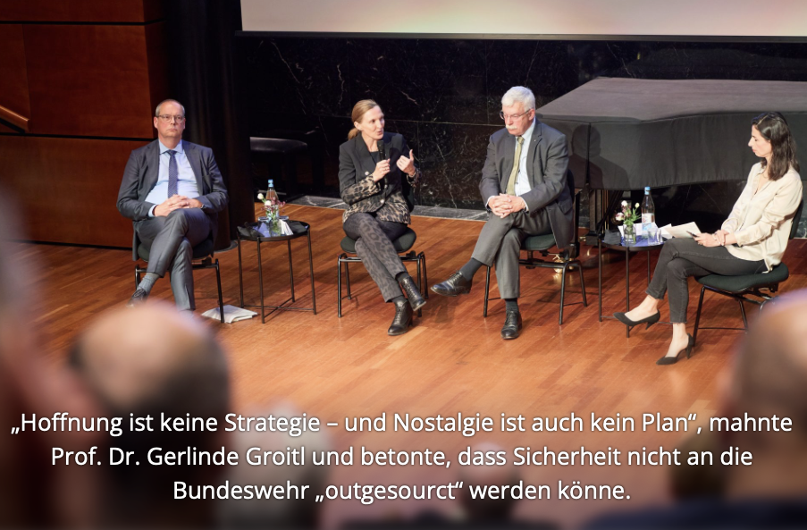 Panel Wiederbewaffnung-Zeitenwende Bonn Paneldiskussion mit vier Sprechern
